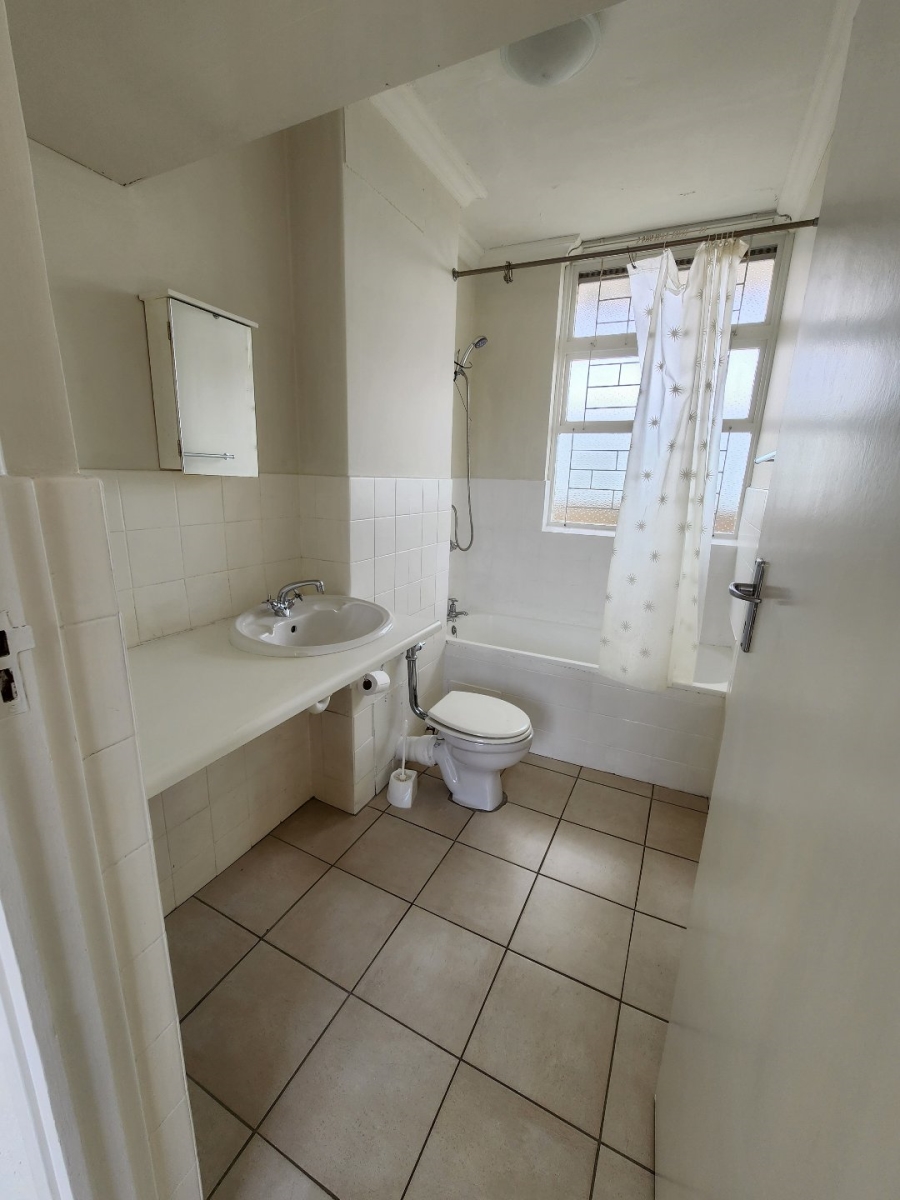 1 Bedroom Property for Sale in Kenilworth Western Cape